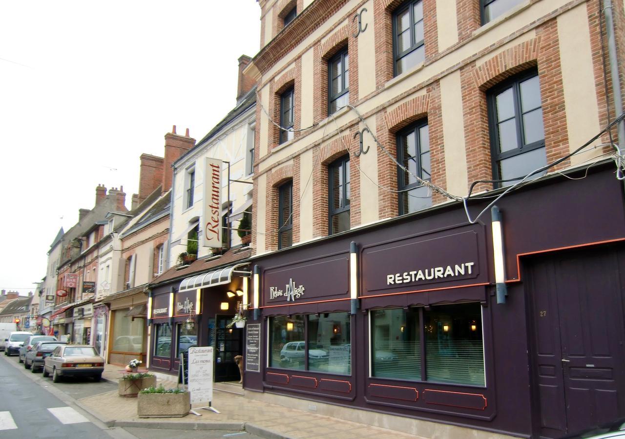 Logis Hotel-Restaurant Le Relais D'Aligre Châteauneuf-en-Thymerais Εξωτερικό φωτογραφία